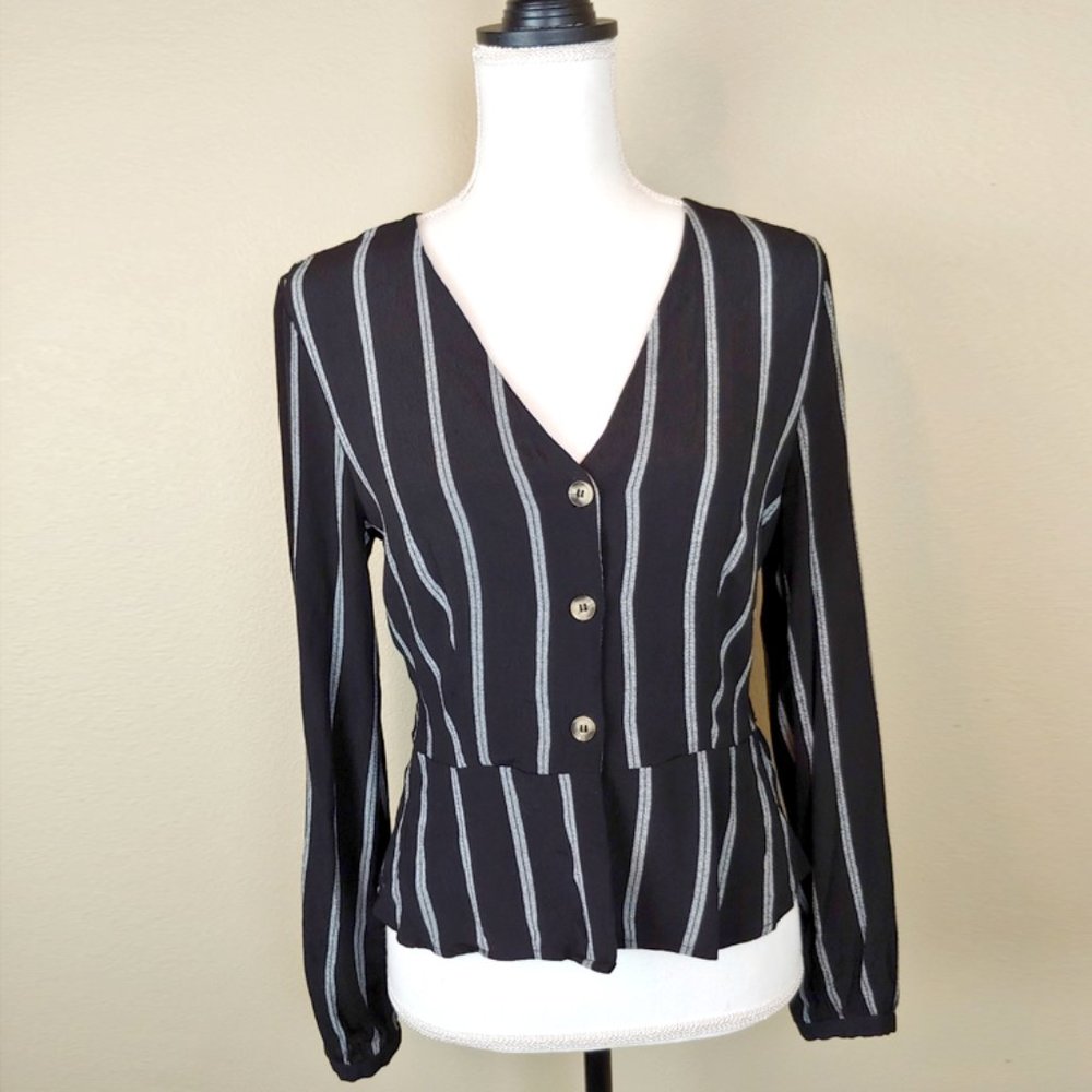 H&M Fitted Blouse Button Front V Neck Career Wear